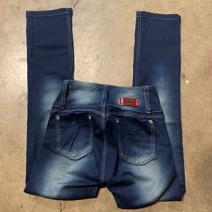 100% Authentic Colombia Y Su Moda